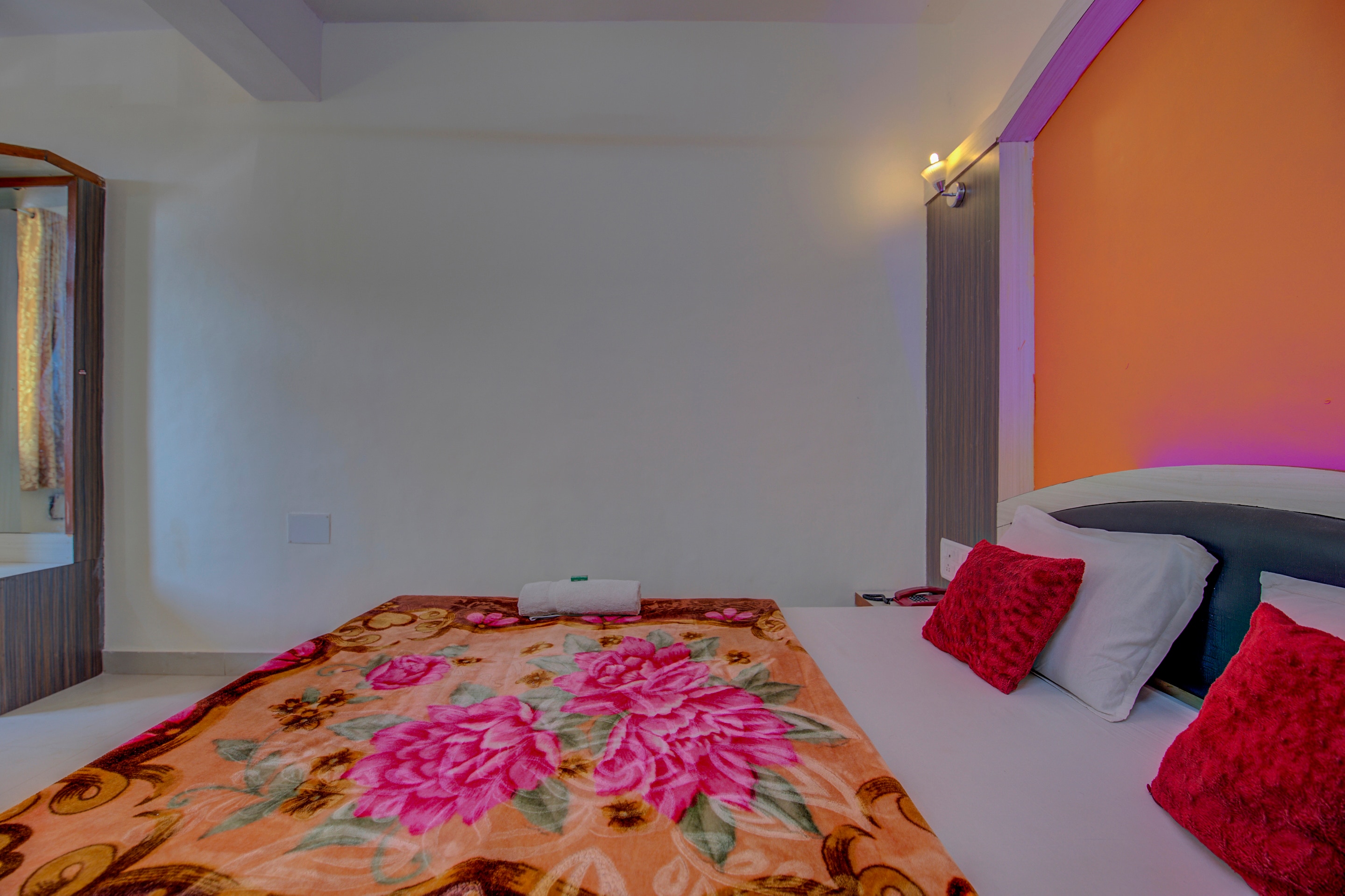 Sonu Villa Niwas | Rooms & Restaurant