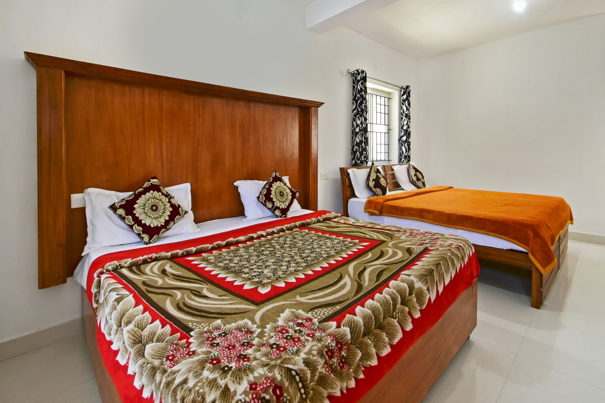 Sagar Holiday Inn - Tap to explore photos