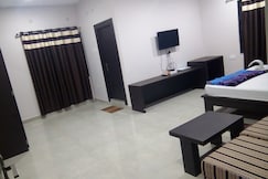 Hotel Indraprasth, Bhawanipatna