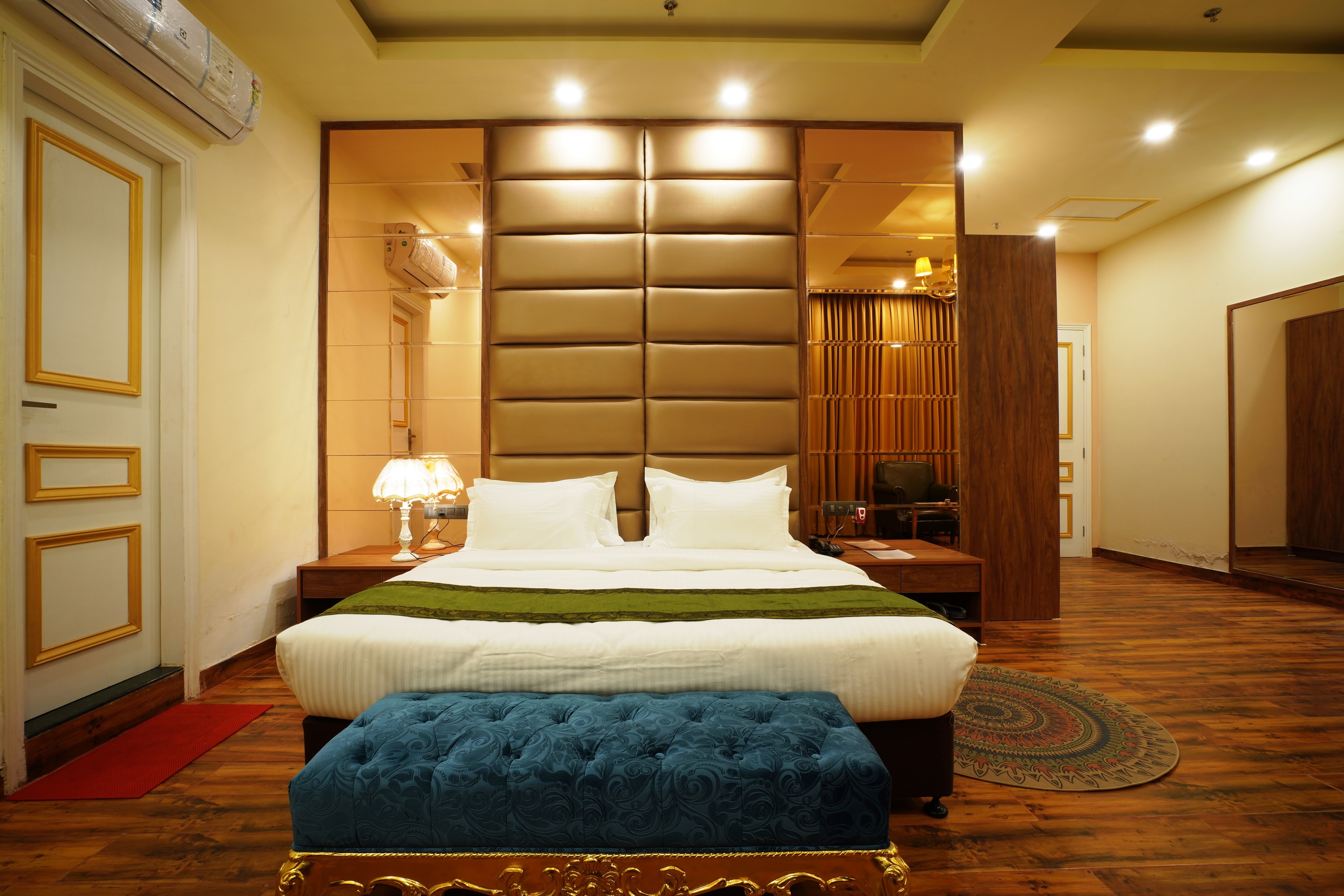 Hotel Evora,NSP-Near Punjabi Bagh - Tap to explore photos