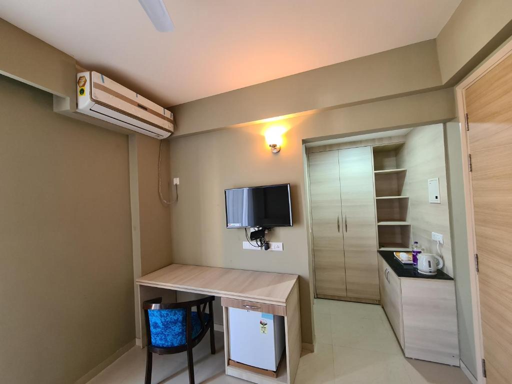 Beautiful Studio's in Lords Krishna's Birthplace - Tap to explore photos