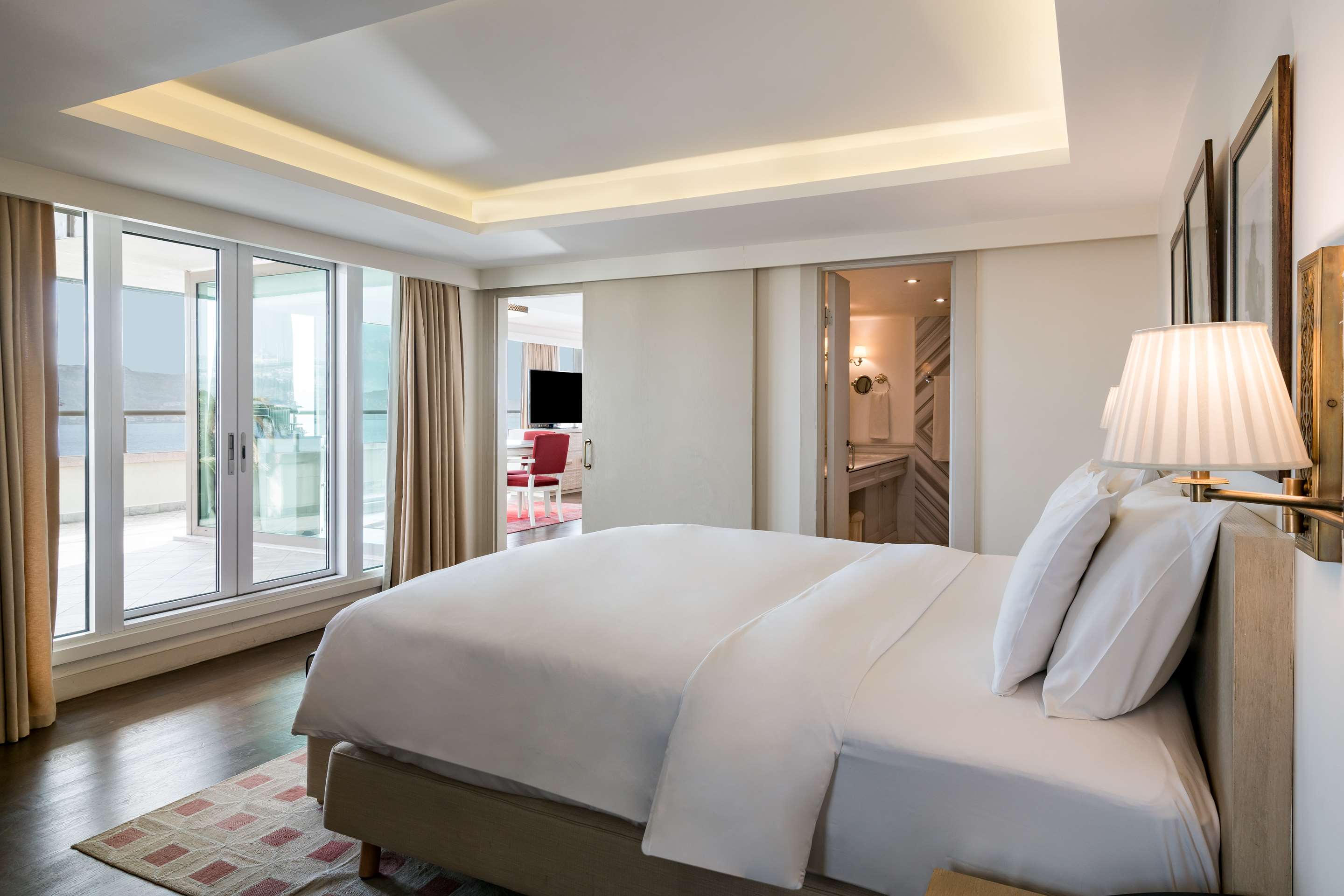 Radisson Blu Bosphorus Hotel, Istanbul - Tap to explore photos