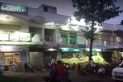 Harkishan Lodge, Bauda