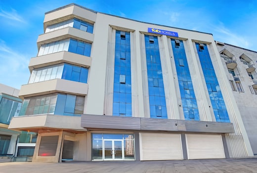 FabHotel BR Classic- Nr Masab Tank