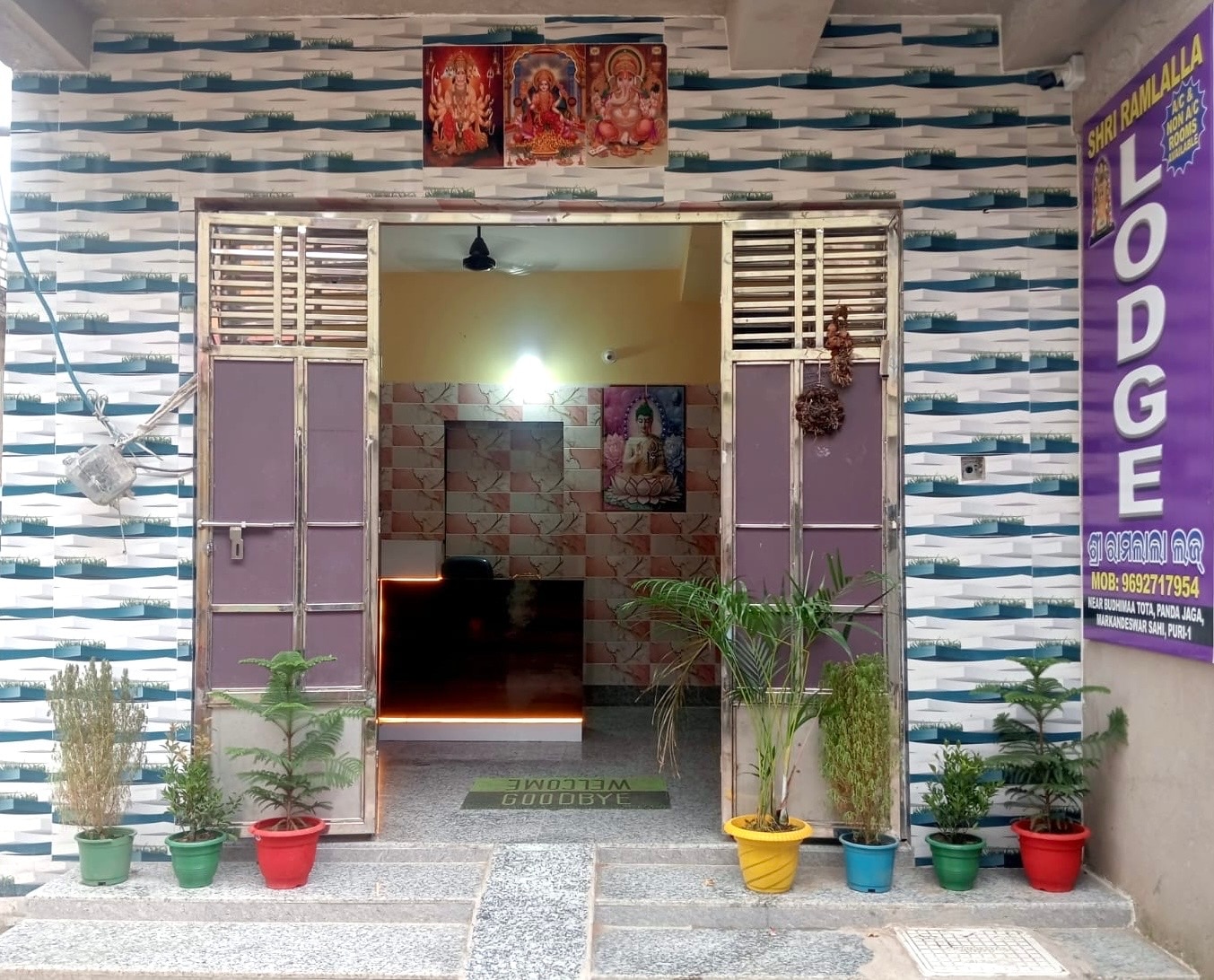 Shri Ramlalla Lodge - Tap to explore photos