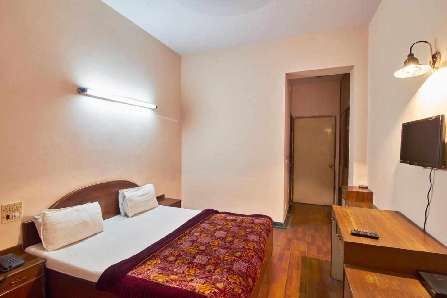 Hotel Trilok Palace - Tap to explore photos