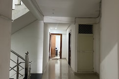 Nirvana Cozy Space, Datia