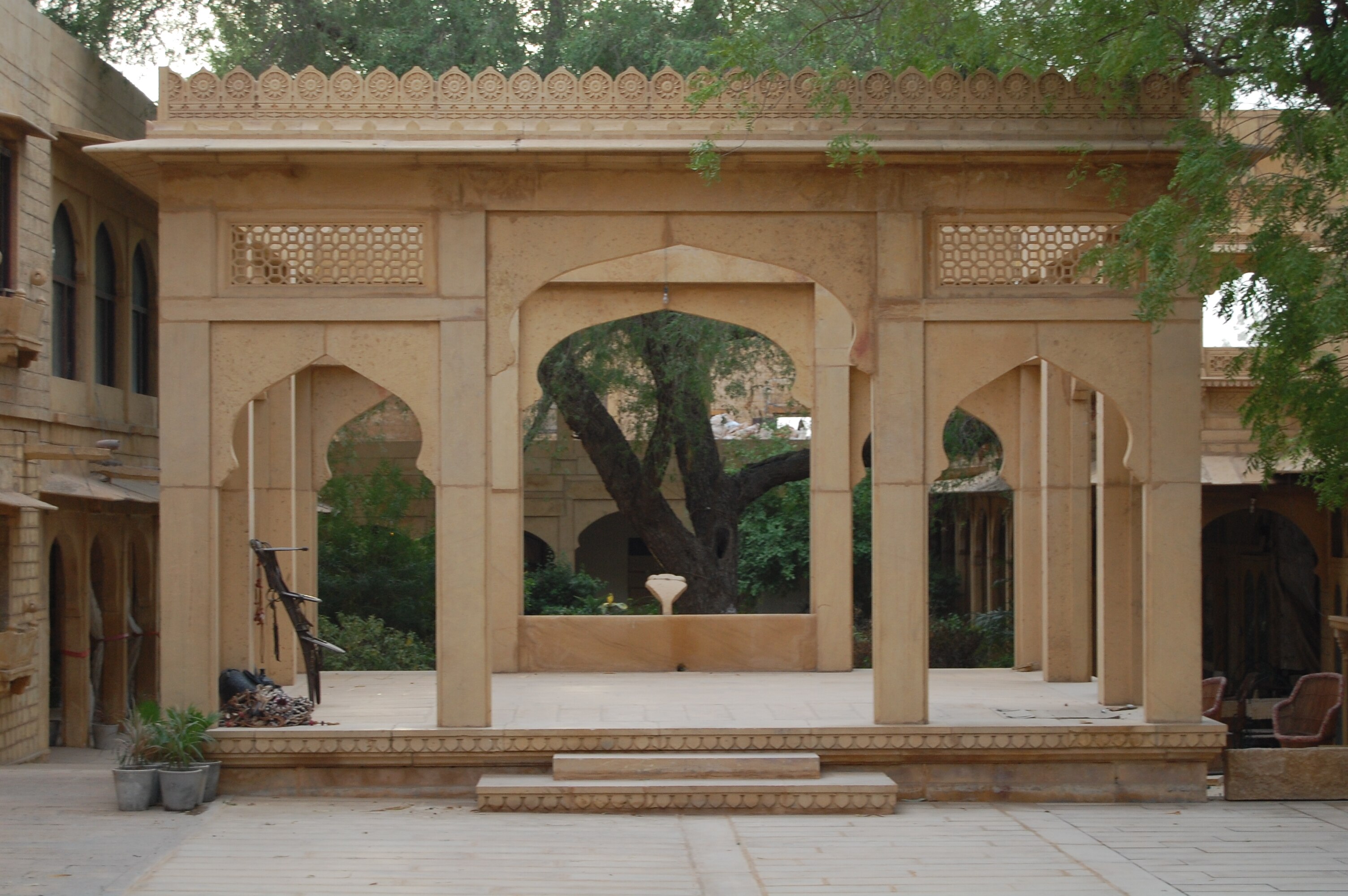 Hotel Narayan Niwas Palace - Tap to explore photos