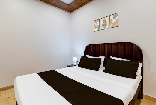 Super Hotel O Aastha Inn