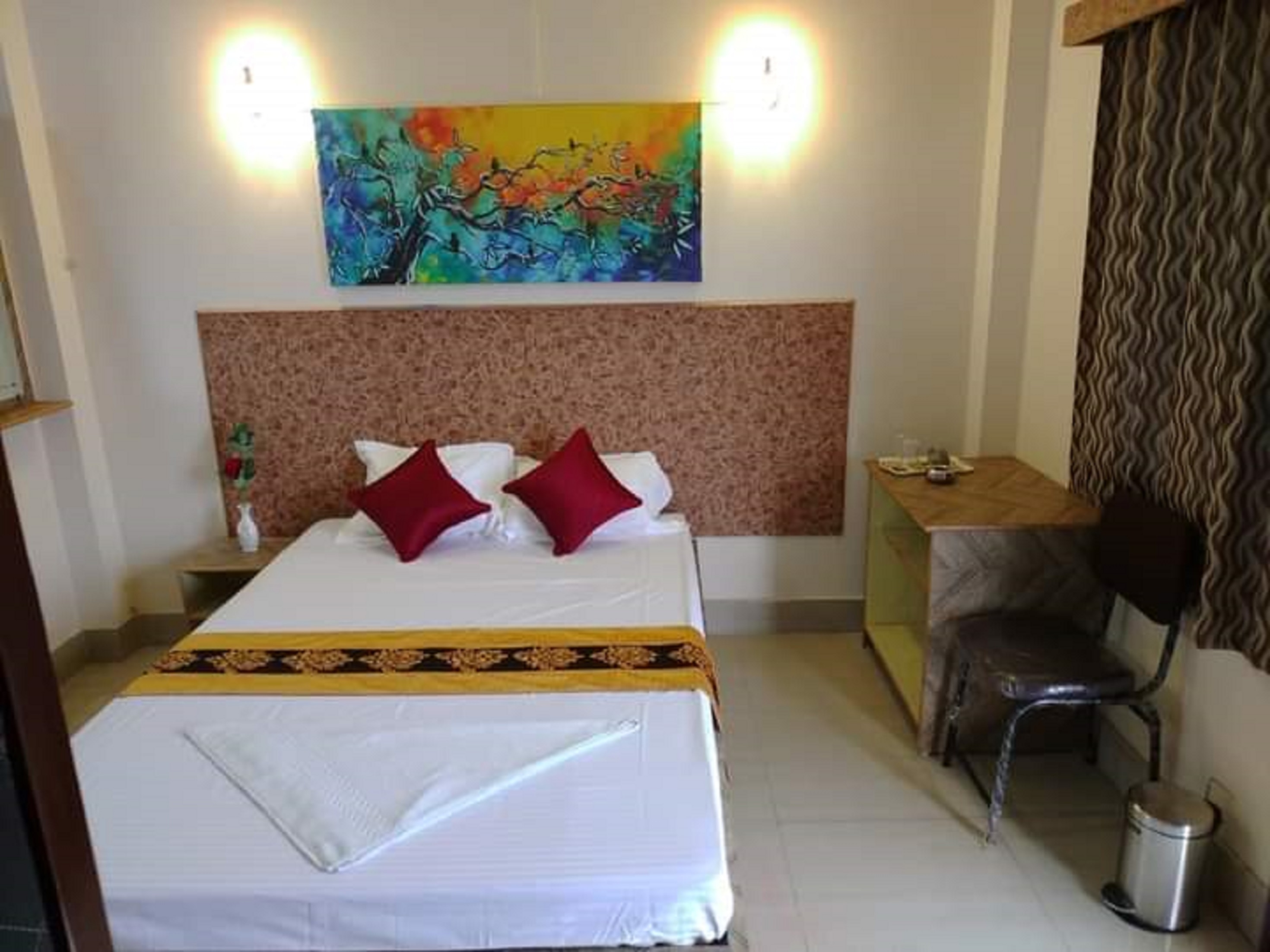 Hotel Utsav Grand by Chocolate Inn - Tap to explore photos