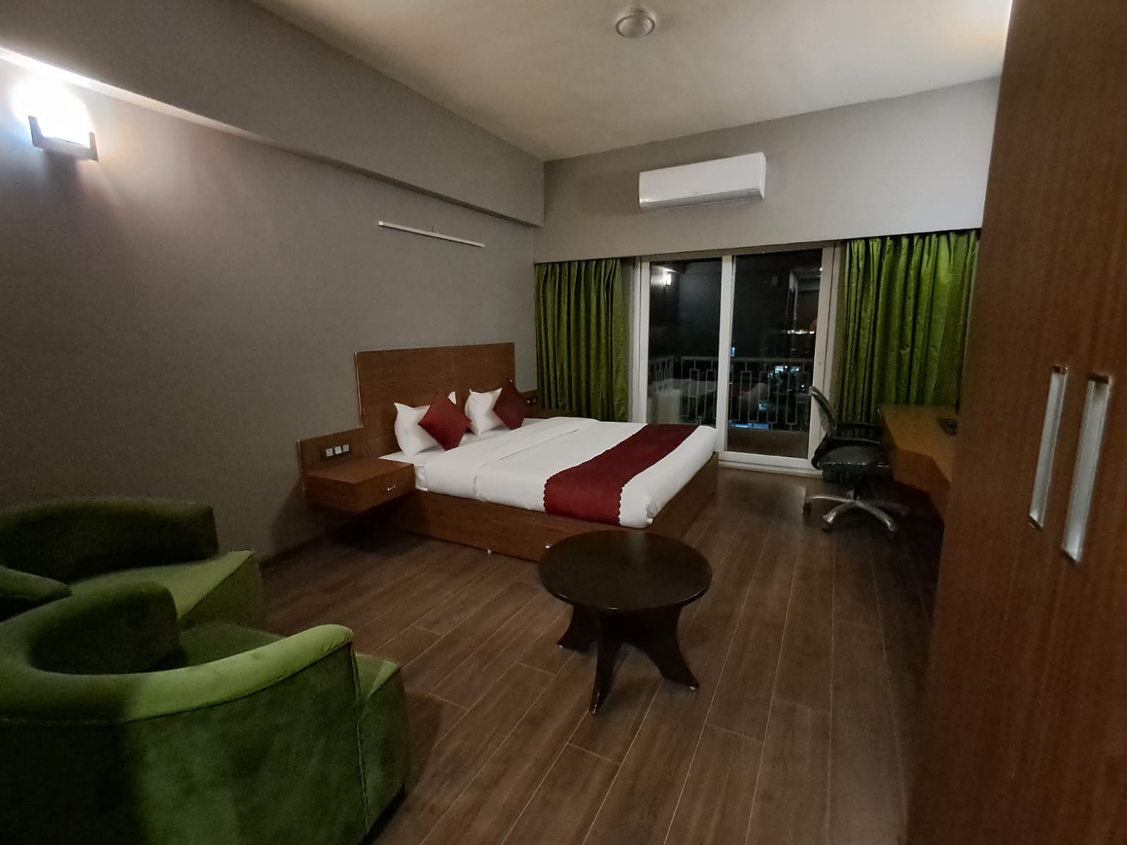 Luxsugero Studios Dehradun - Tap to explore photos