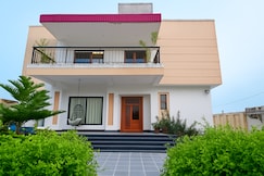 Scenic jungle drive Villa   Pool   open air screen, Jaipur