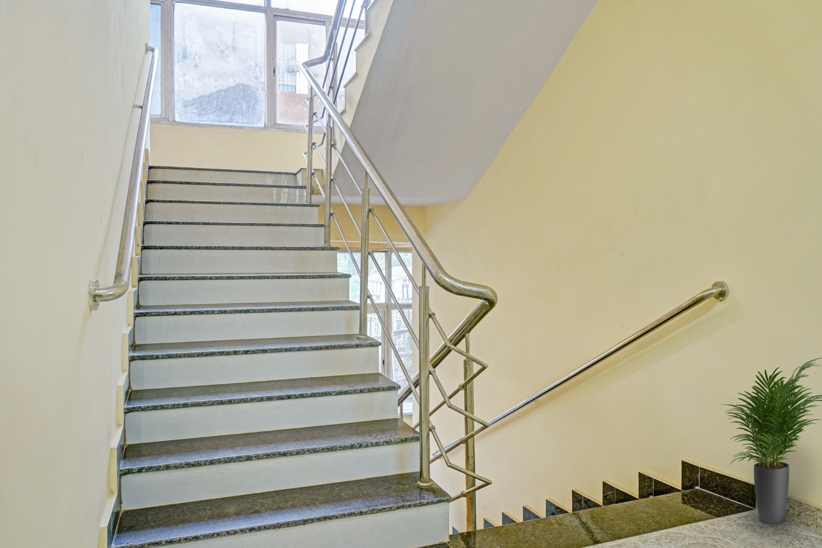 Hotel O Shree New Hotel Rajdhani - Tap to explore photos
