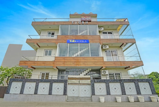 FabHotel Shubh Palace