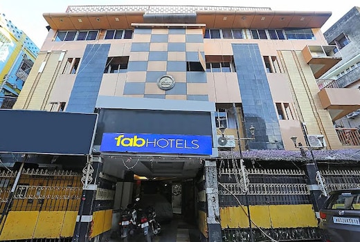 FabHotel Heera Holiday Inn - Nr. Eden Garden Stadium