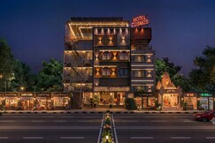 Hotel Cosmos, Lucknow