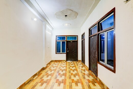 SPOT ON Hotel Abhay Inn