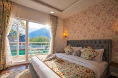 Moustache Pahalgam, Pahalgam