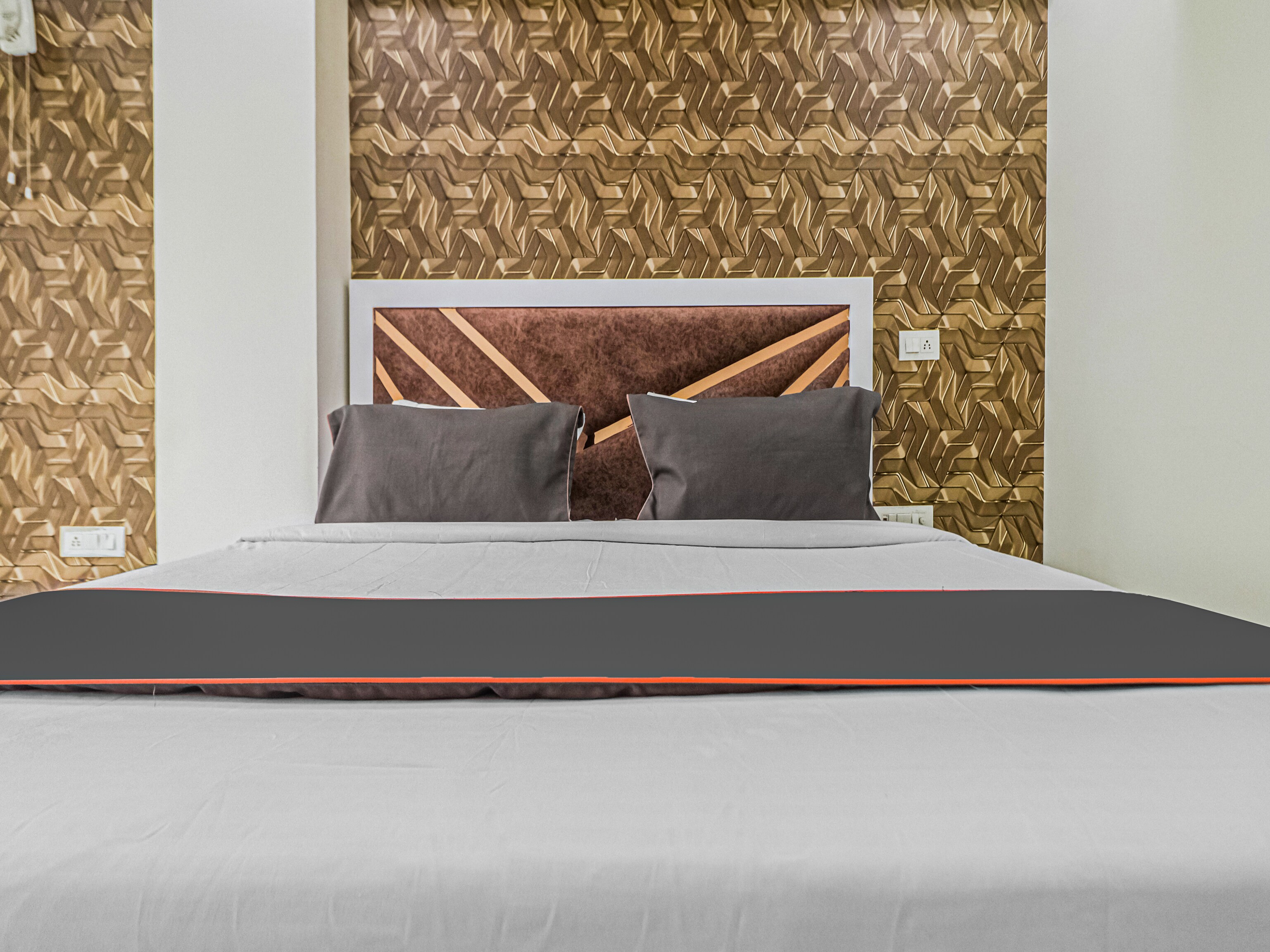 Super Hotel O La Casa Residency - Tap to explore photos