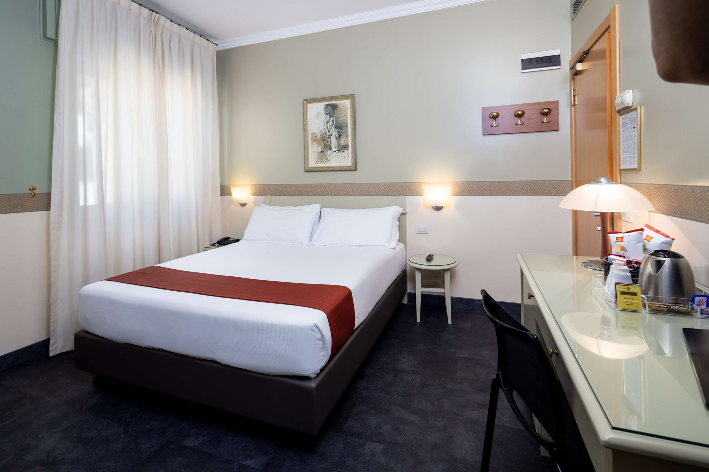Best Western Hotel Major - Tap to explore photos