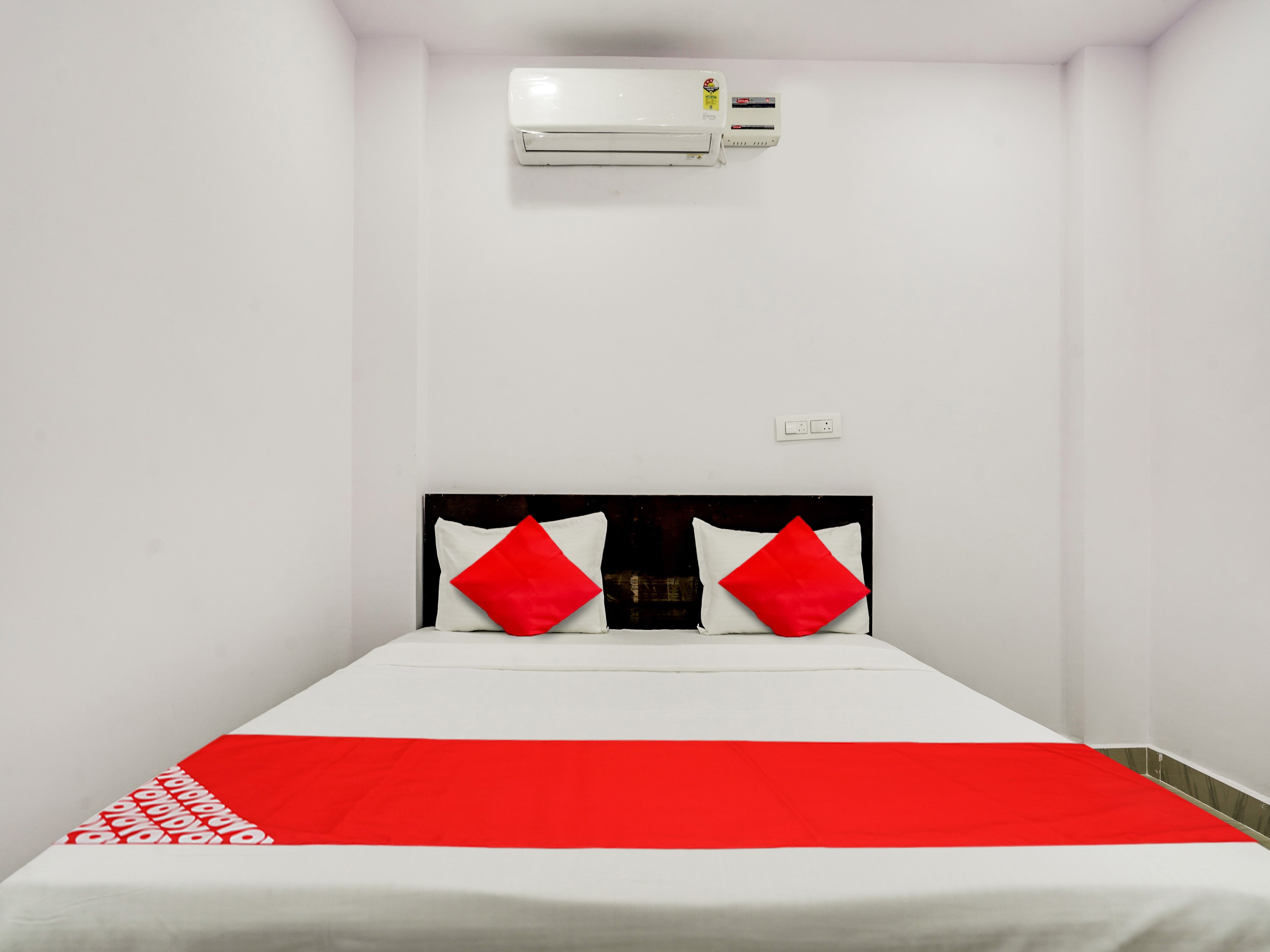 Hotel O Stay Happy - Tap to explore photos