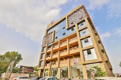 The Castle Crown - Hotel Royal Square, Ahmedabad, Bavla