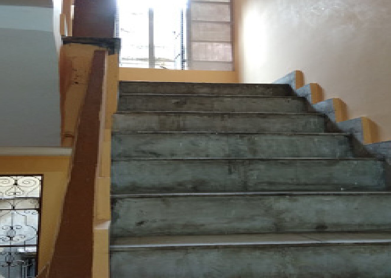 Kaushil Paying Guest House - Tap to explore photos