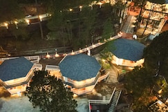 The Woods Retreat, Lansdowne