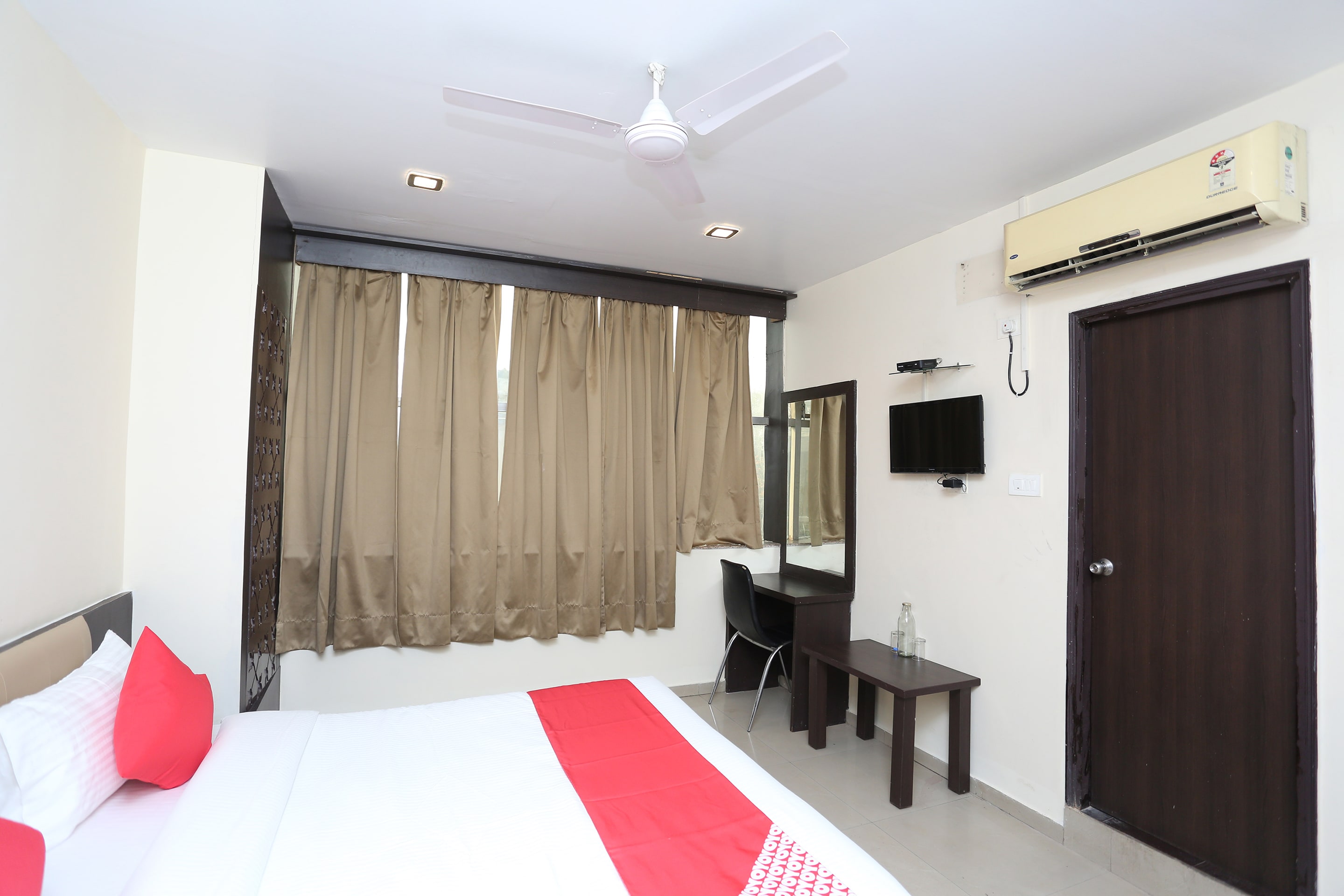 Super Collection O R K International Near Gautam Buddha Park - Tap to explore photos