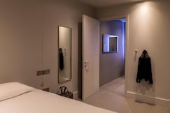 Zedwell Underground Tottenham Court Road,  London