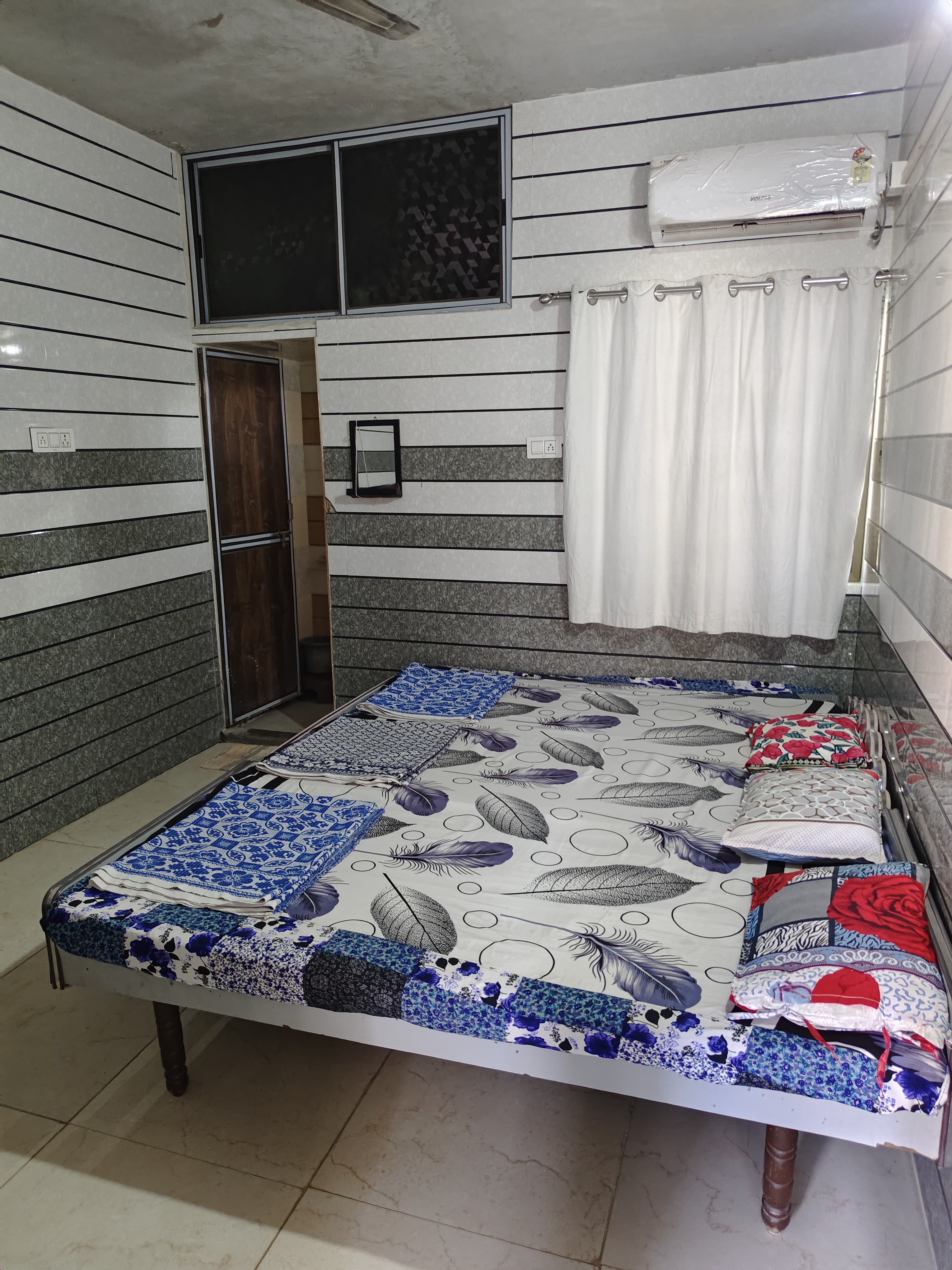 Shree Nathji Home Stay - Tap to explore photos