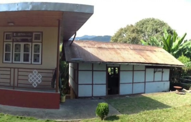 Surakari Homestay - Tap to explore photos