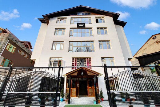Super Townhouse Rajbagh Formerly Hotel Modern