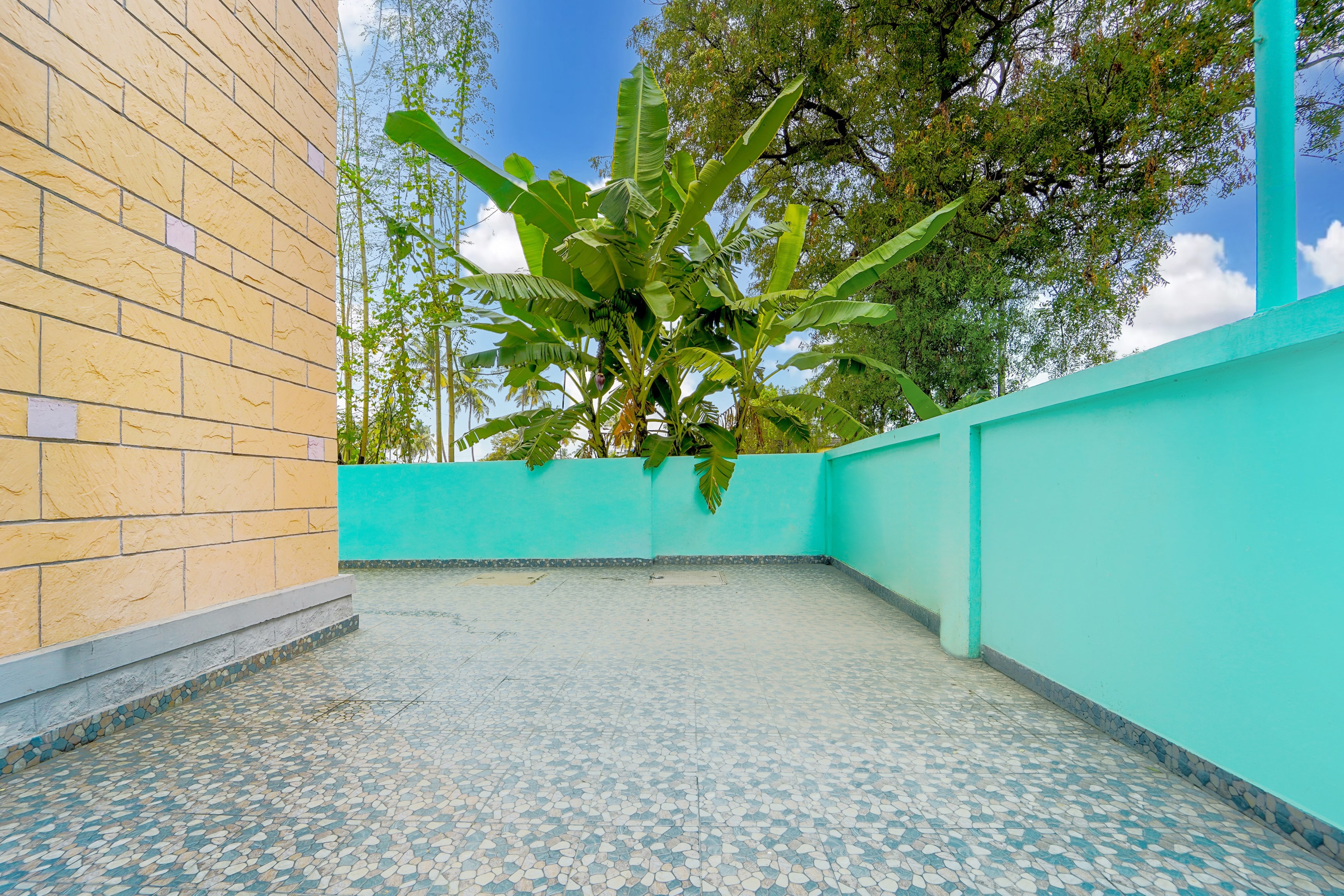 Super Hotel O Ganapathy Athipalayam Pirivu Road - Tap to explore photos