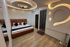 The crown vns, Varanasi