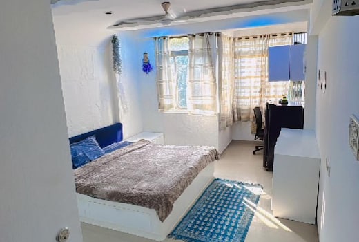 White House Studio Apartment