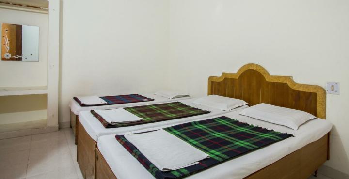 Hotel Apna Guest House - Tap to explore photos