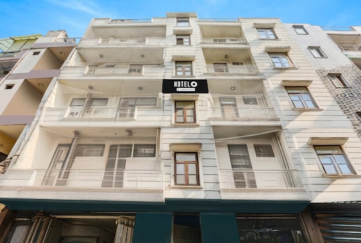 Hotel O East Punjabi Bagh Near Metro Station