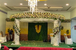 TRISHUL LUXURY ROOMS, Sangareddy