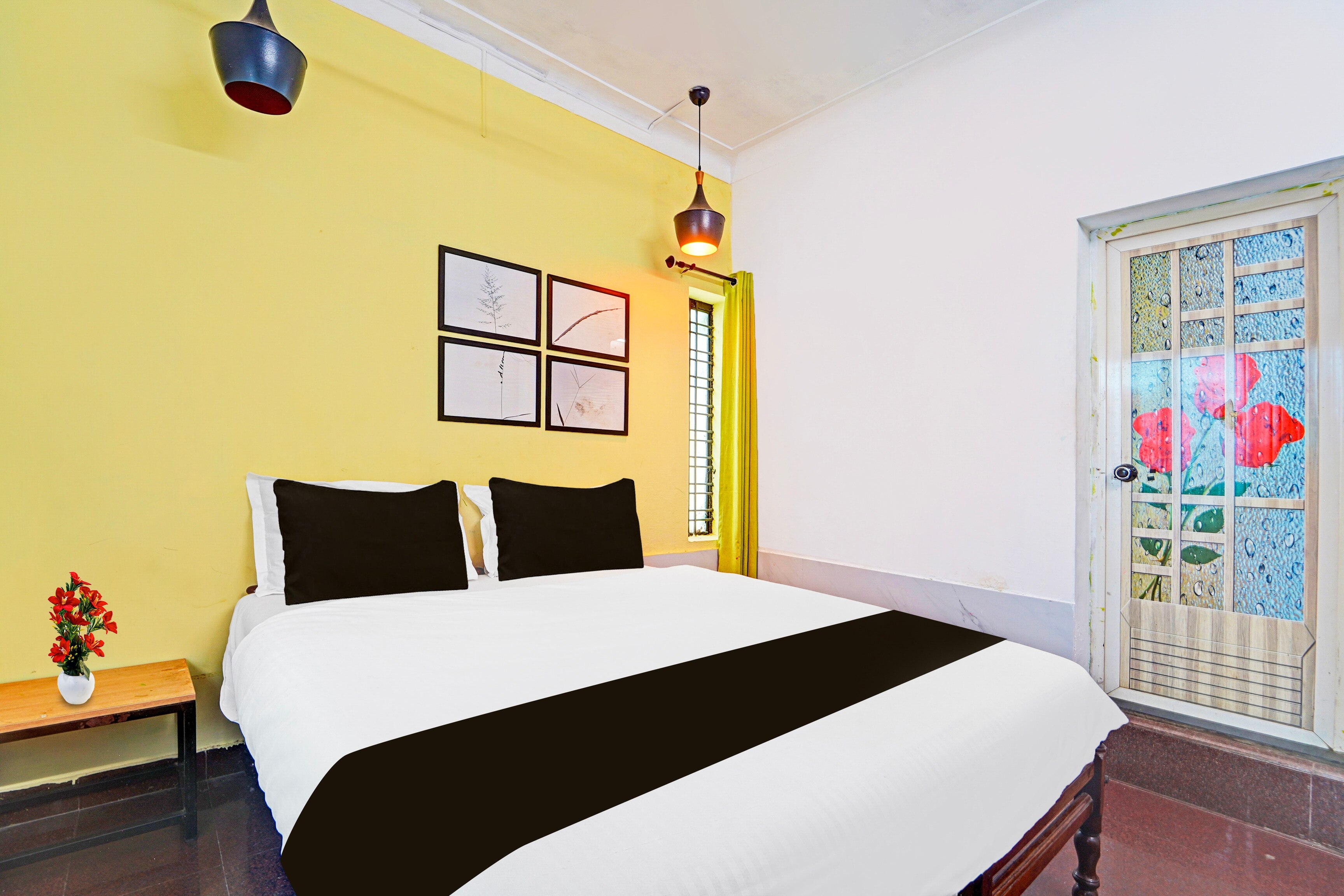 Super Hotel O Thammanam Kochi - Tap to explore photos