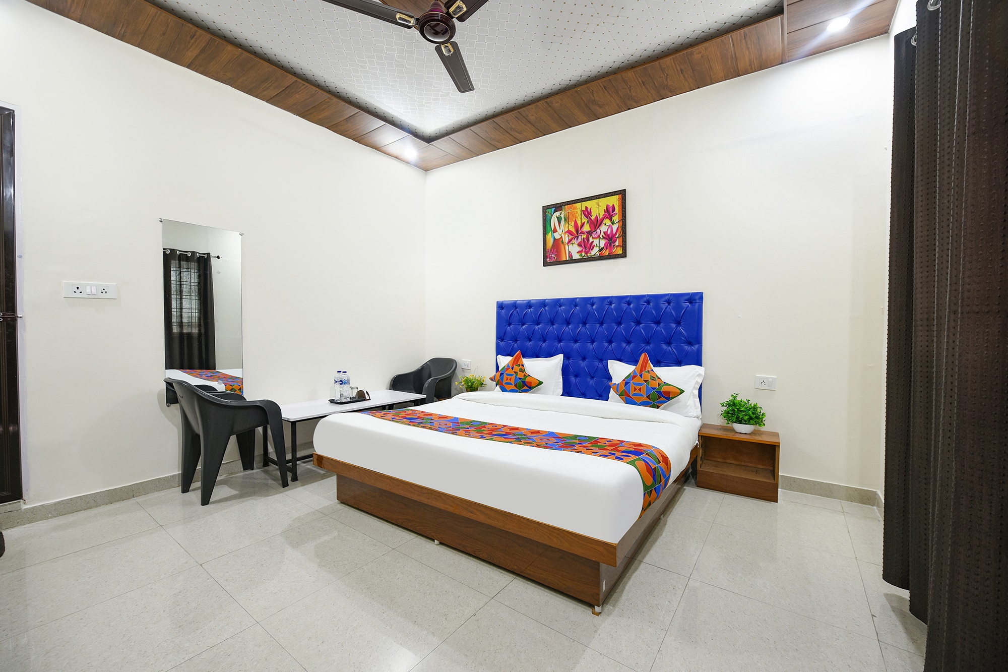 FabHotel Golden Oak Villa - Tap to explore photos