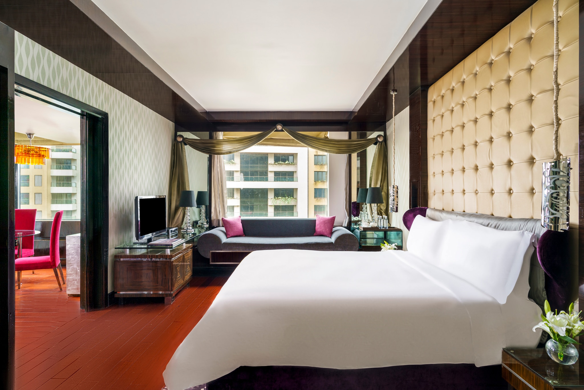 Prestige Suite with Hi-Tea, Airport Transfers, Happy Hours and Meeting Room for 1-HR 1