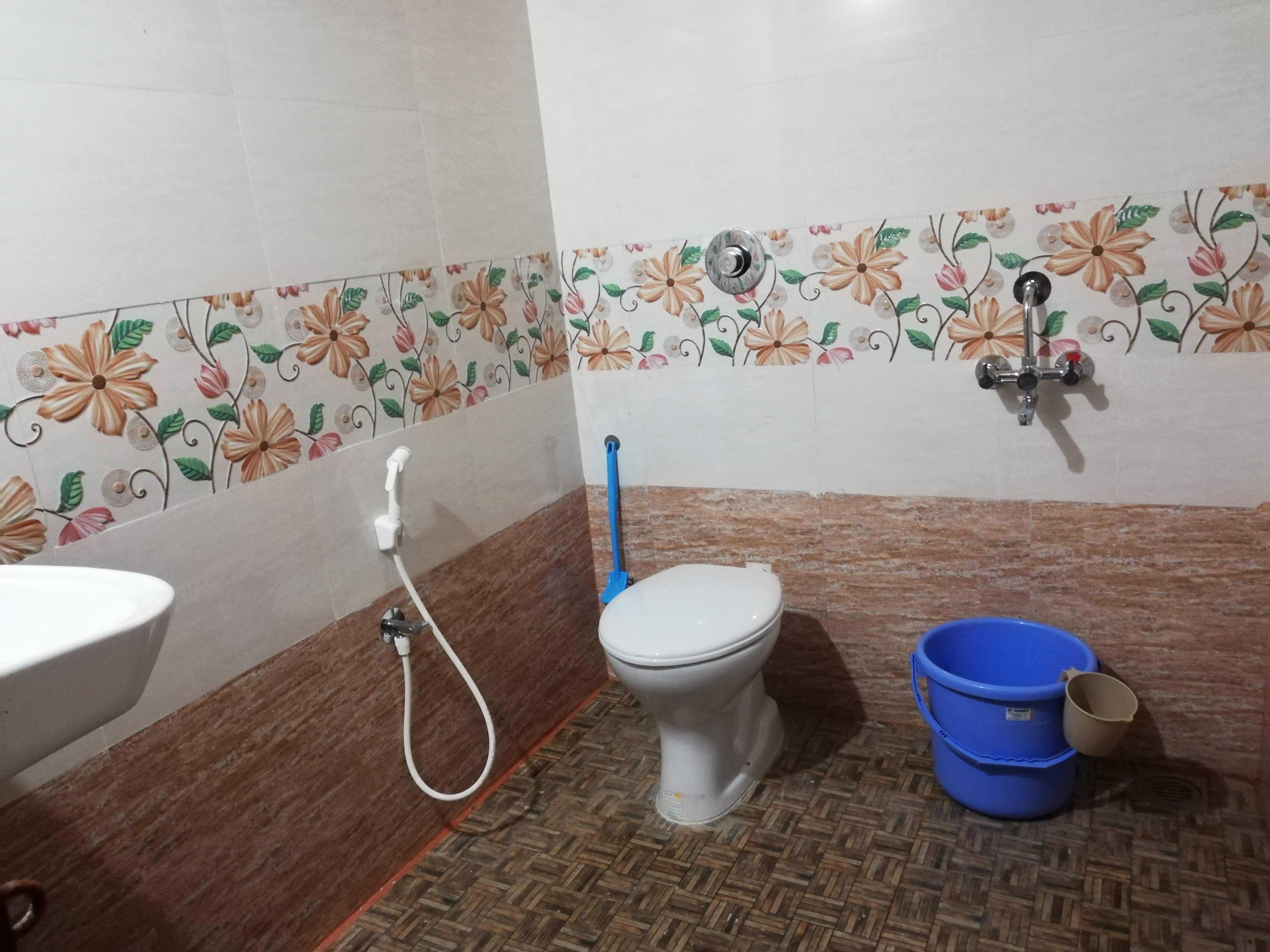 Evergreen Homestay - Tap to explore photos