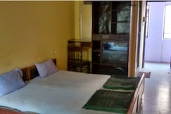 Hotel Anand, Mughal Sarai