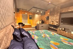Stunning Couple Studio With Open Bathtub Xanadu, Kolkata