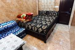 Posh South Delhi foreigner Place Independent Apartment|v.safe for females and Solo travelers |Lajpat, Delhi