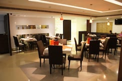 Hotel Midcity, Tenali
