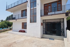 Dalhousie Hideaway 4BR Homestay by Homeyhuts, Chamba Himachal