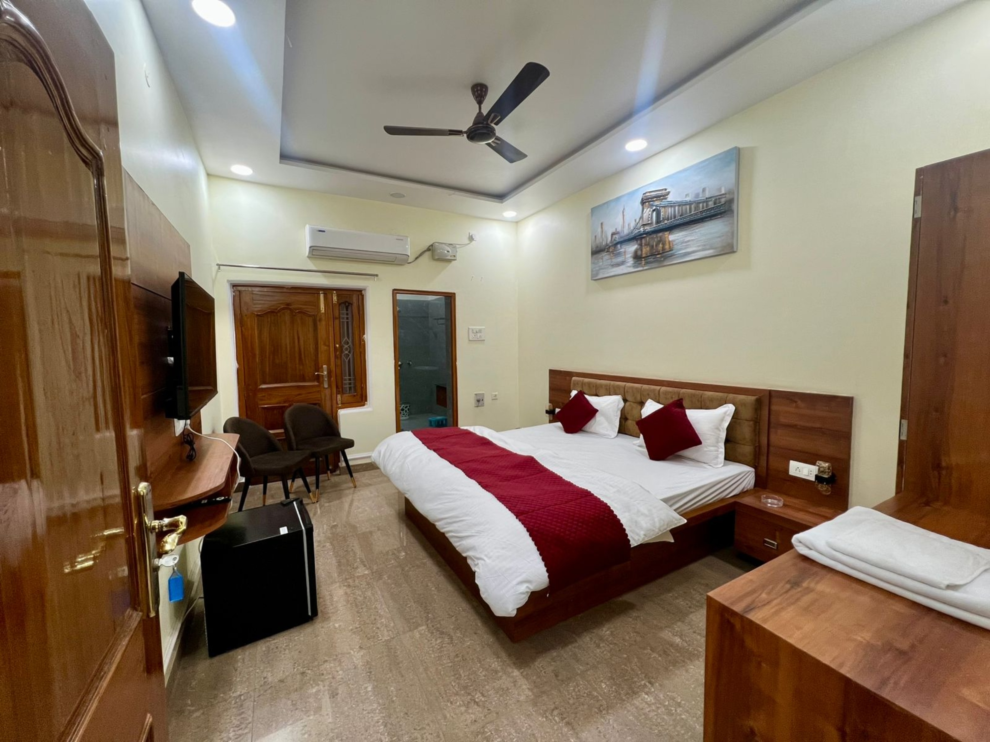 Om Kashi Villa - Tap to explore photos