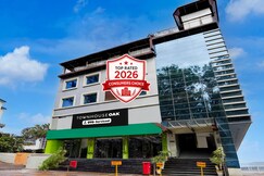 Super Townhouse Oak ONGC Crossway Formerly Hotel Gold Stone Comfort, Dehradun
